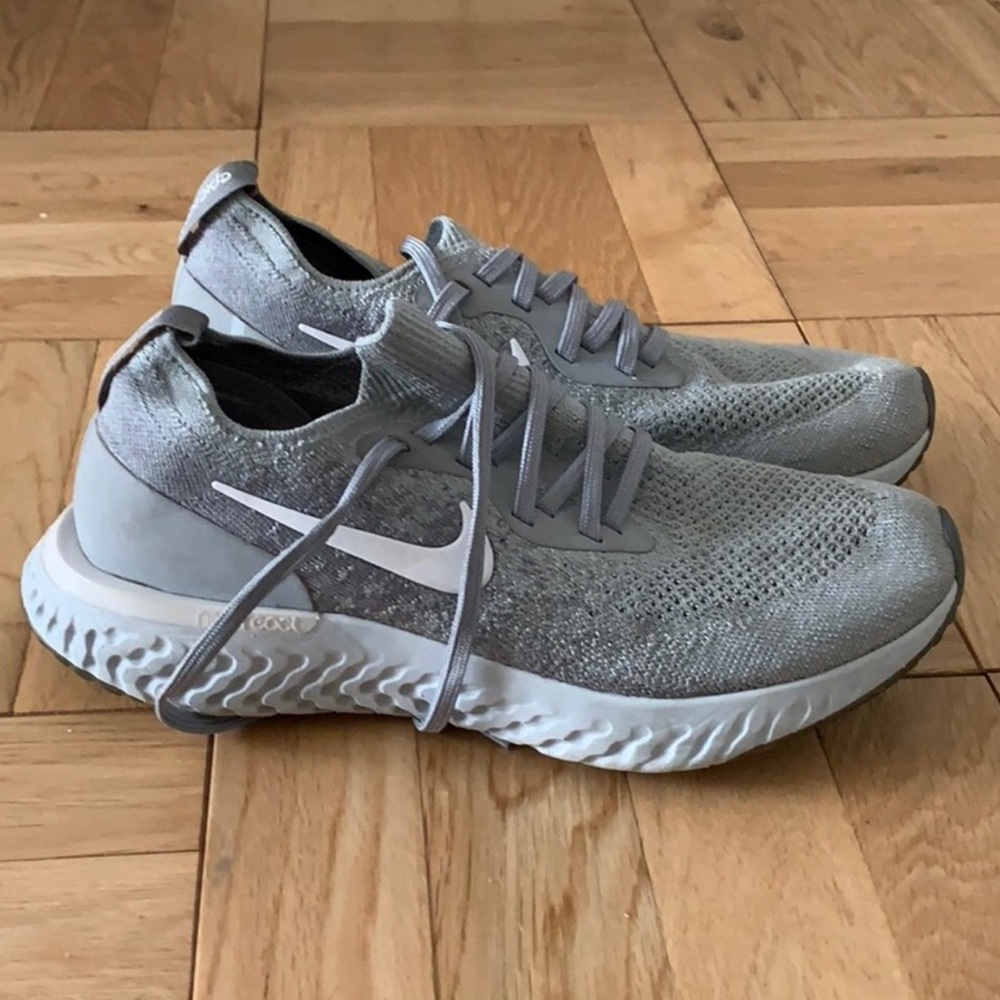 GOOD CONDITION Nike flyknit react 8.5